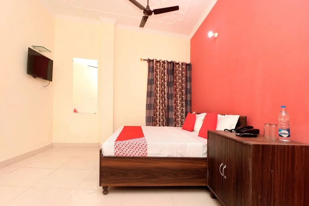 OYO 27670 Ts Hotel