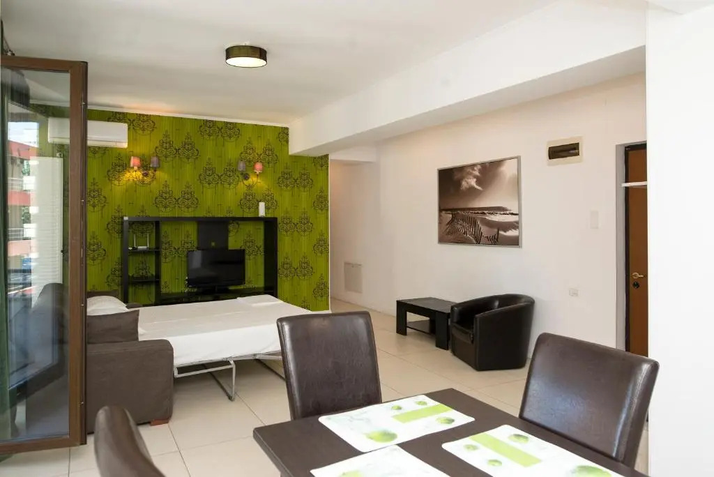 Green Lake Apartment 5