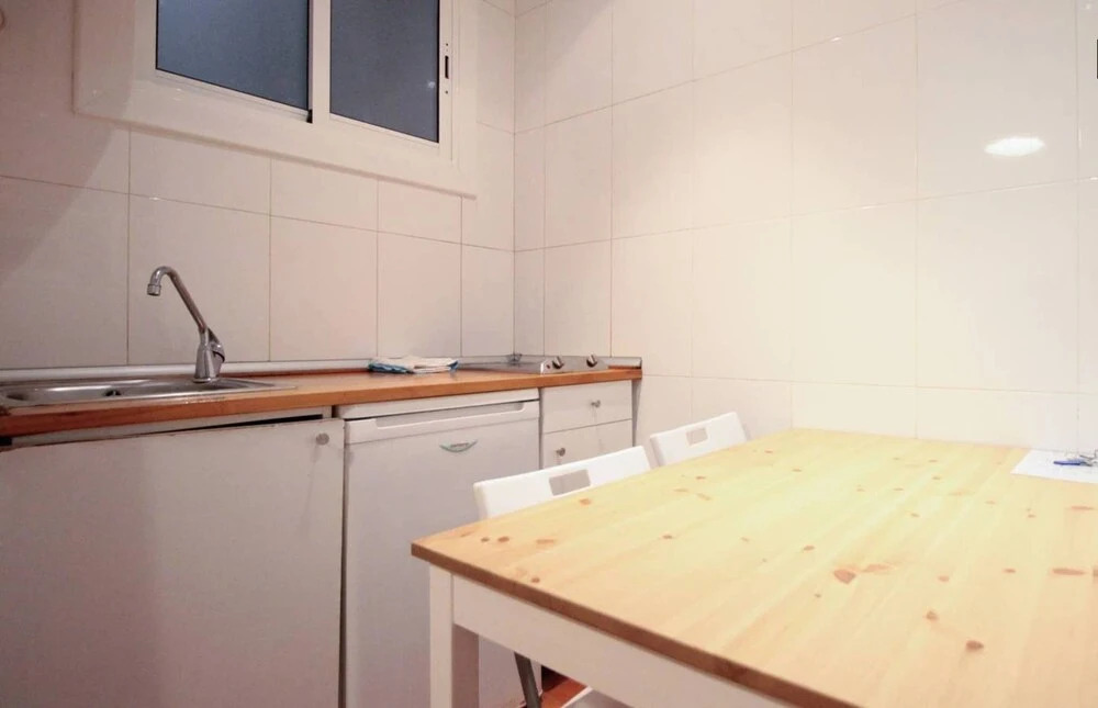 Central Comfortable Apt Born 2.1
