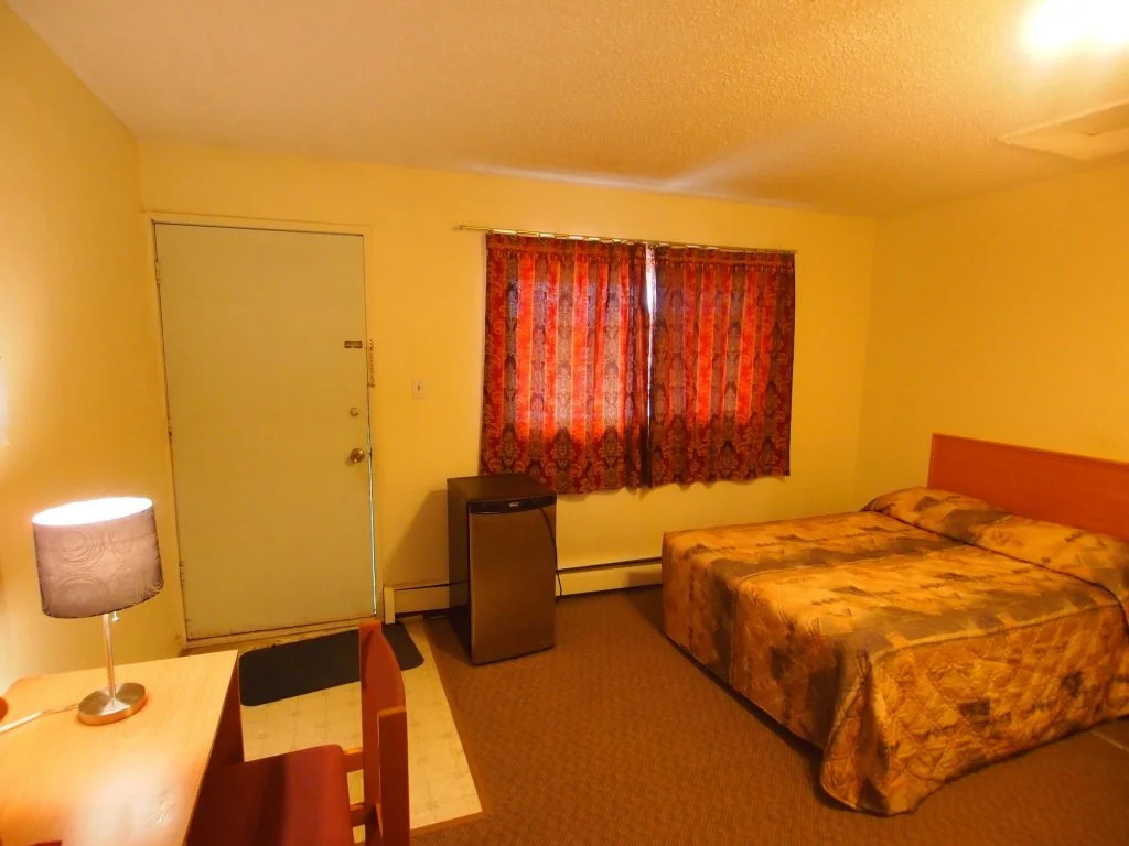 Lakeside Motor Inn