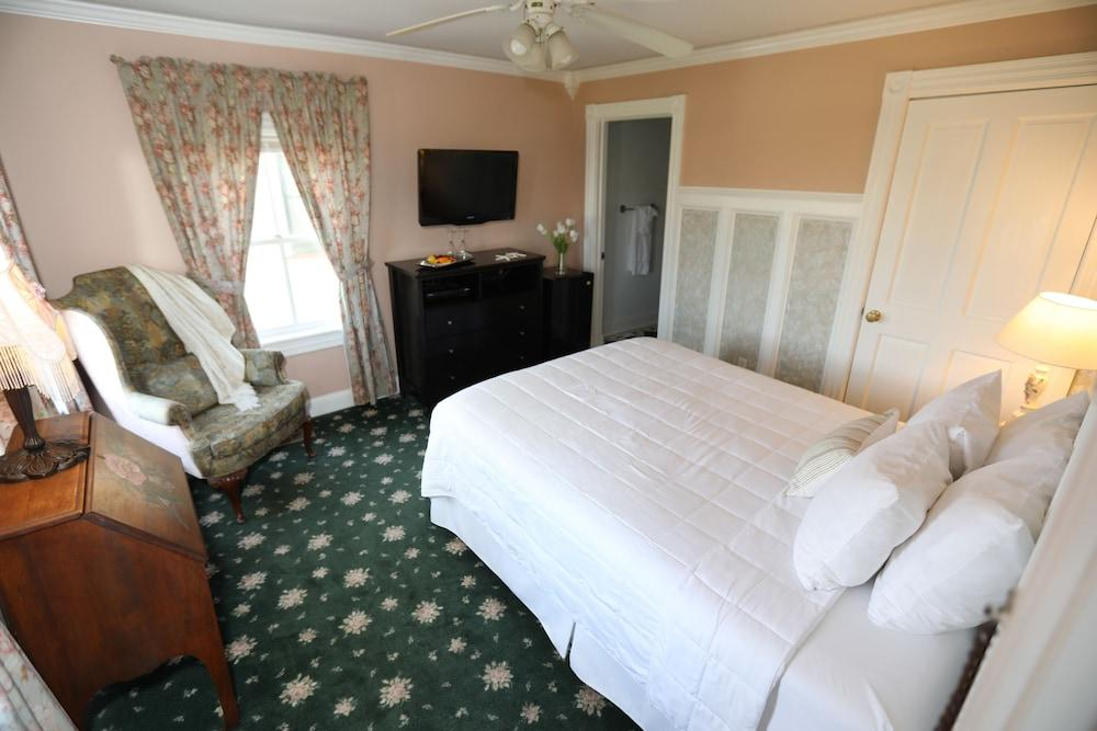 The Ocean Plaza Hotel