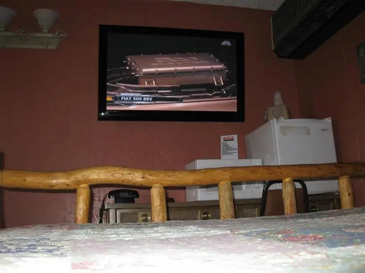 Frontier Lodge