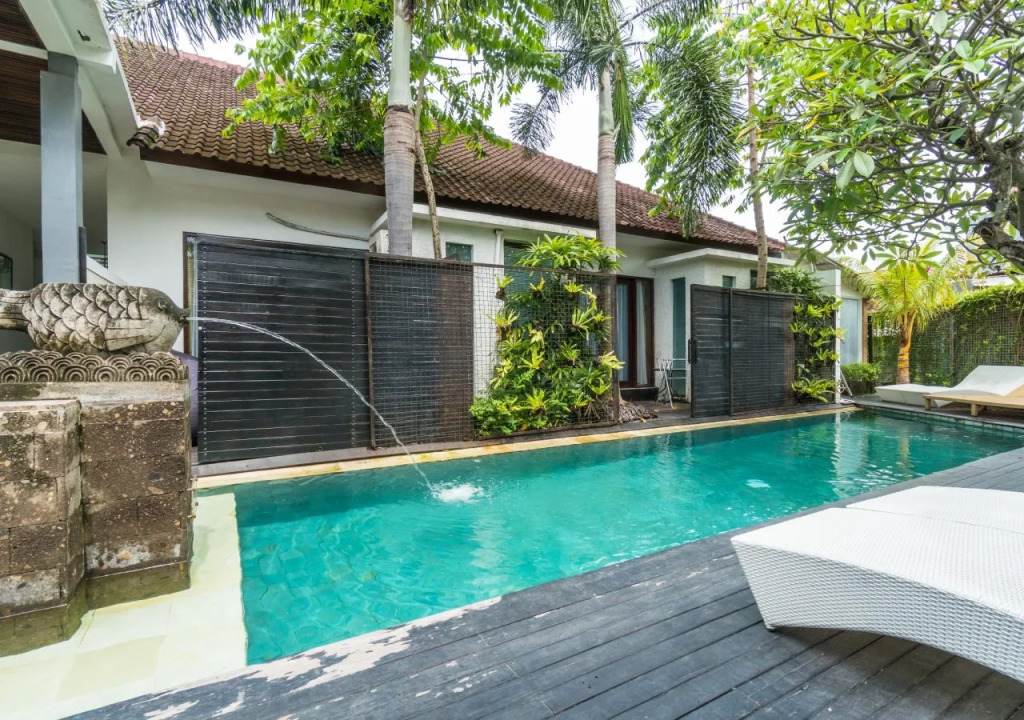 Villa Mia Canggu, Shisha & Pool, Finns & Berawa Beach