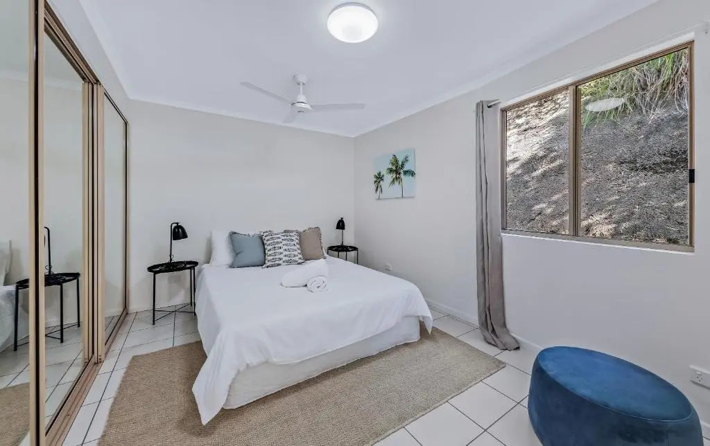 2BR Apartment with Stunning Ocean Views