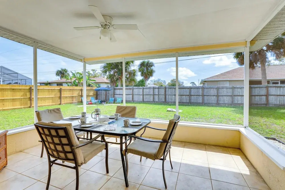 Venice Home w/ Fenced Yard: 4 Mi to Beach!