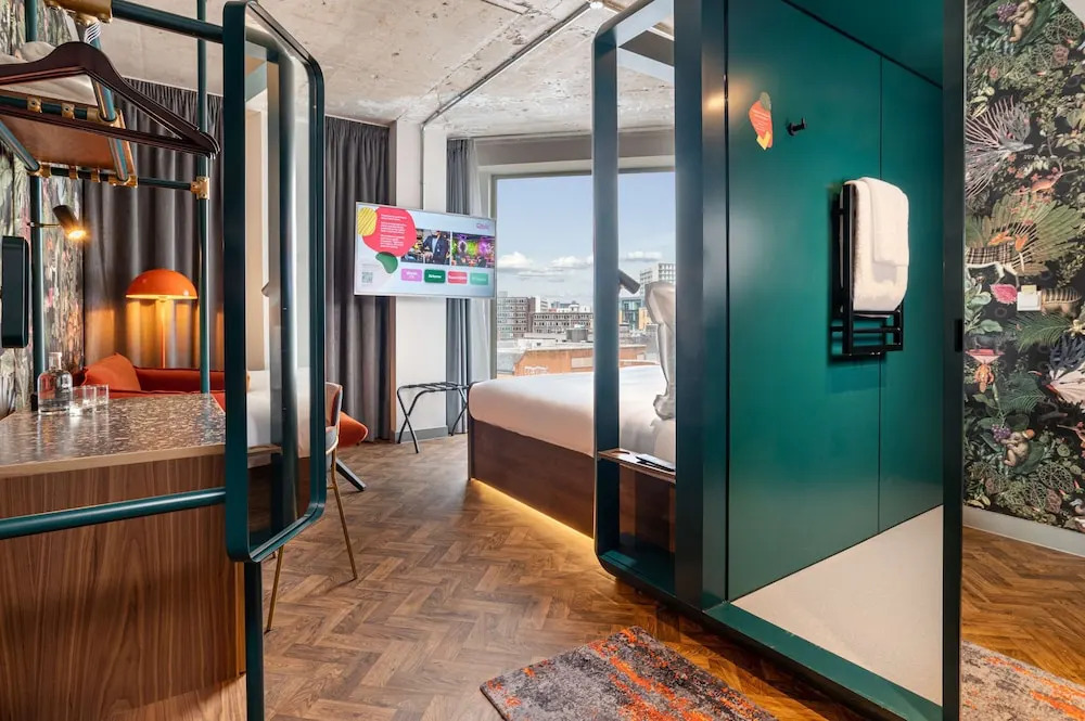 Отель Yotel Manchester Deansgate 