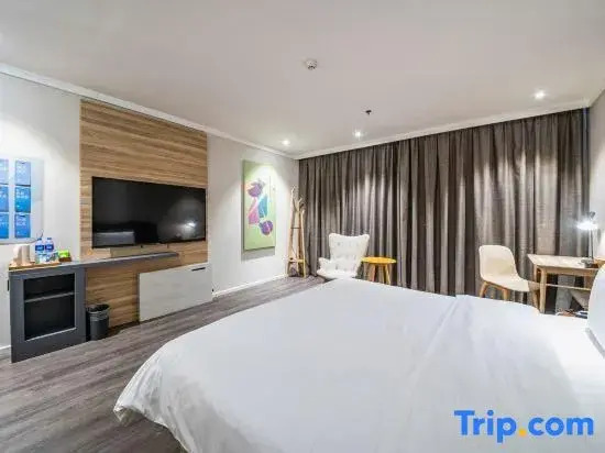HanTing Premium Hotel (Kunming Century Jinyuan Plaza)
