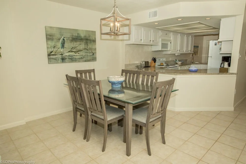 Inlet Reef 316 2 Bedroom Condo by RedAwning