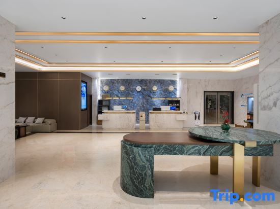YiBon International Hotel (Hebi City Government Century Plaza Branch)