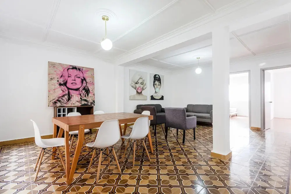 Stay Connected in Roma - 3br- Fast Wifi- Laundry