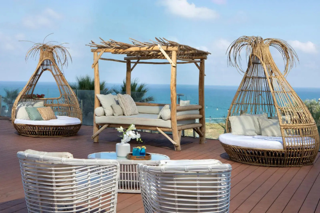 Island Luxurious Suites Hotel and Spa