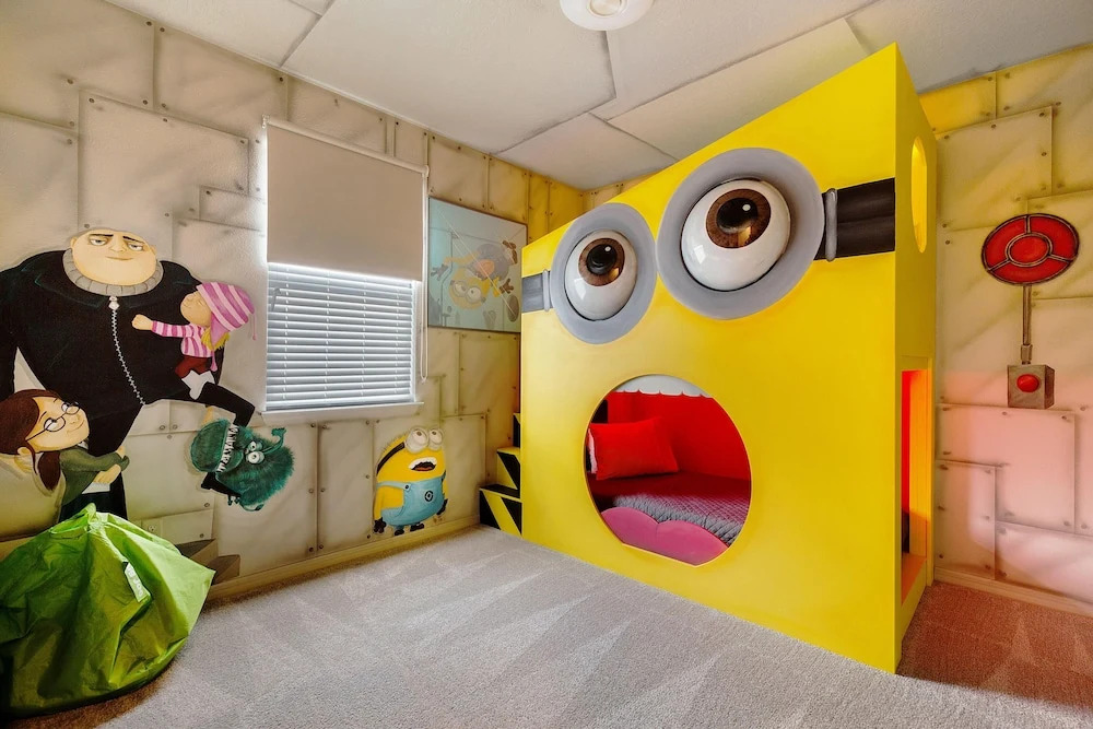 Sr019v: 8 Bed, Social Media, Minions, Pool, Shuffle Board