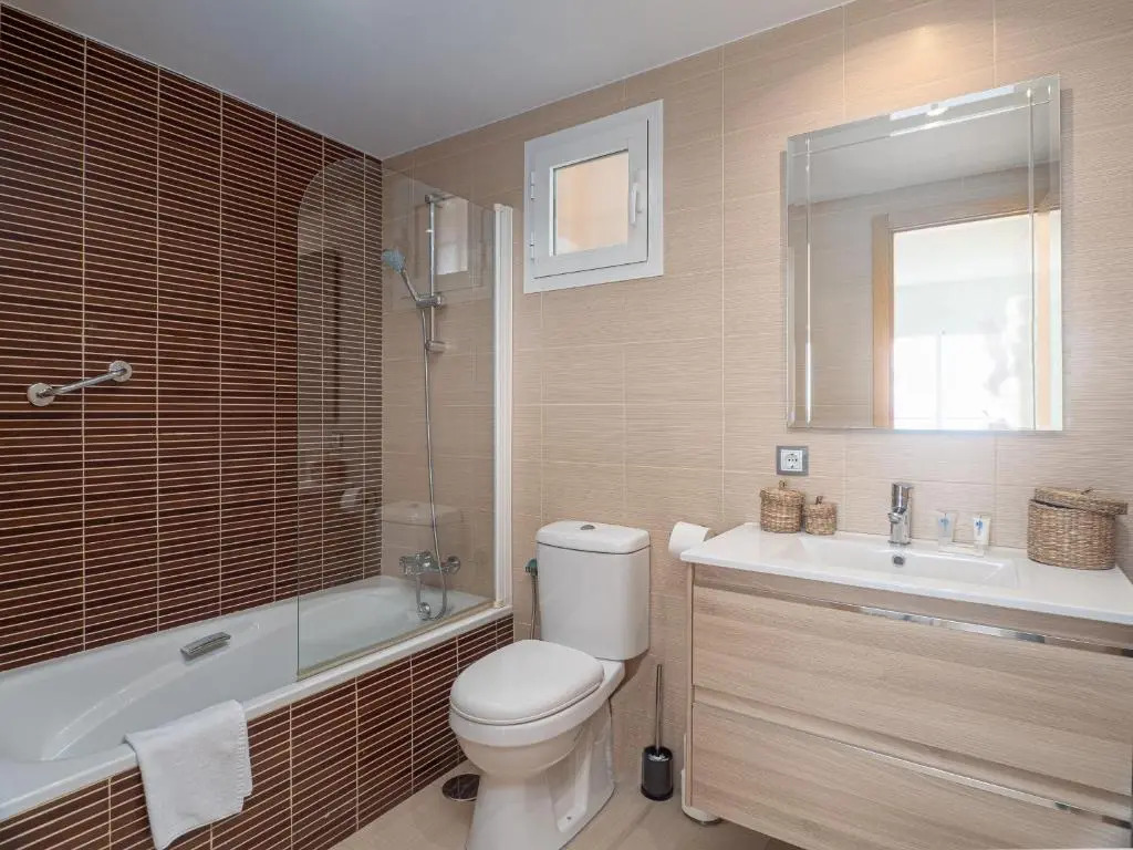 2163-Amazing penthouse, 2 terraces sea-golf view