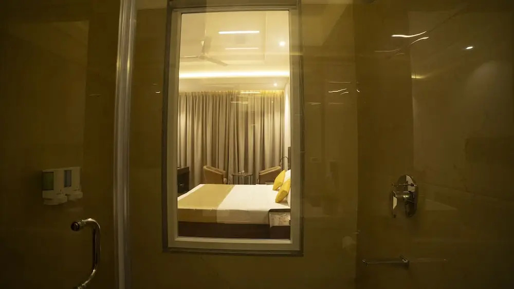 HOTEL RAJHANS ABHINANDAN