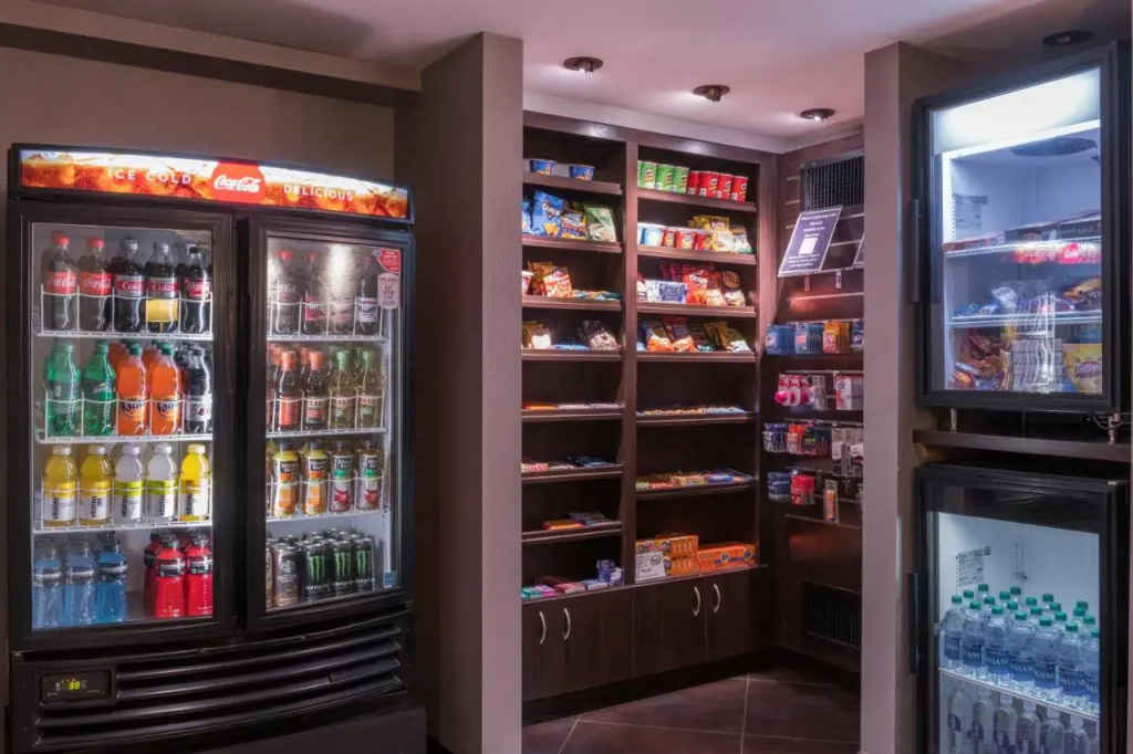 Holiday Inn and Suites Phoenix Airport North by IHG