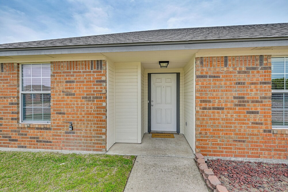 8 Mi to Fort Hood! Family Home w/ Patio & Yard