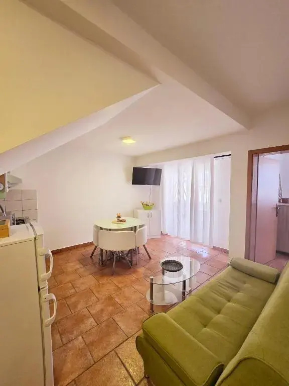 Apartments Vugica Šilo
