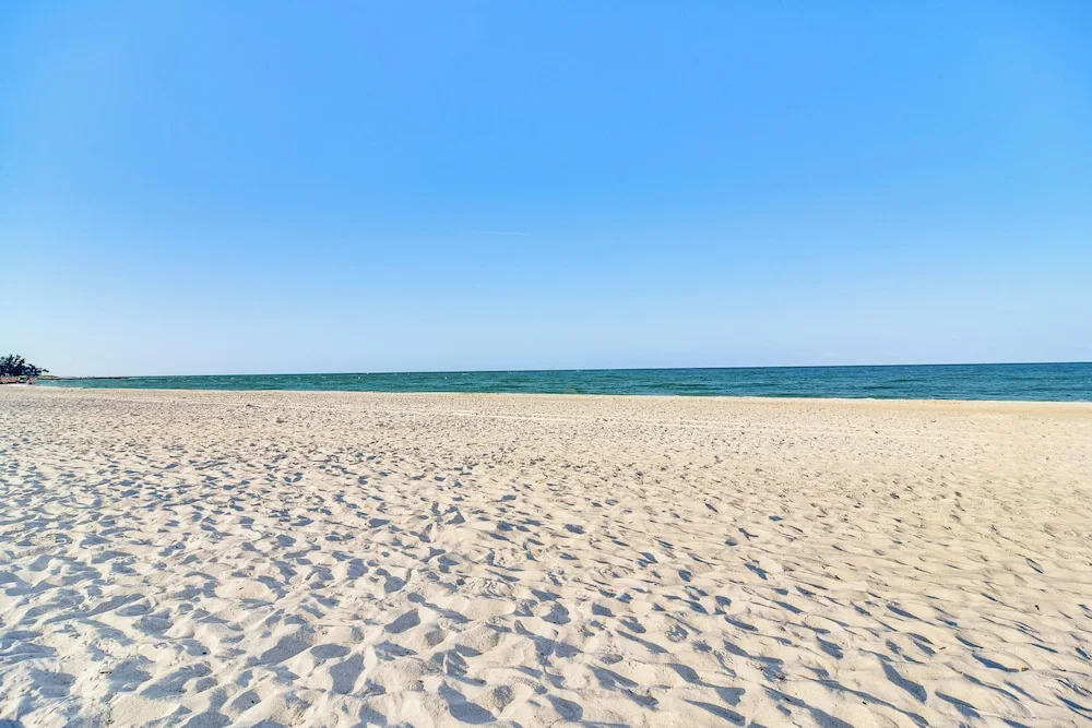 Waterfront Condo w/ Patio & Pool on Madeira Beach!