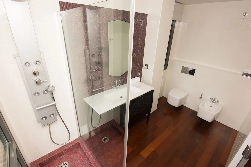 HomeHolidaysRentals Adonis