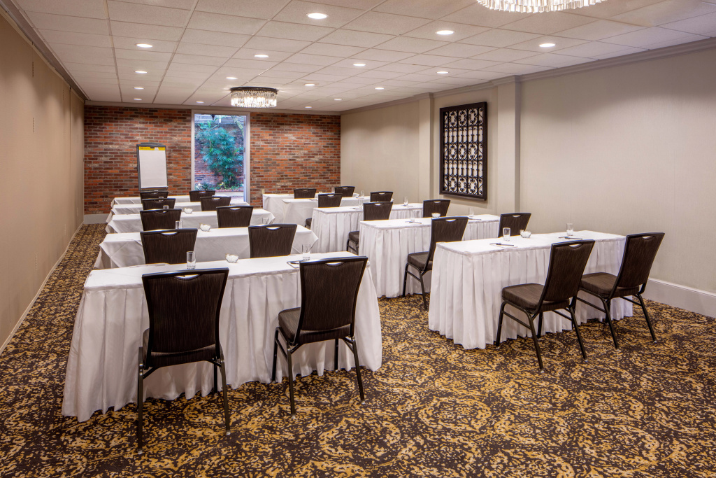 Holiday Inn Hotel French Quarter-Chateau Lemoyne by IHG