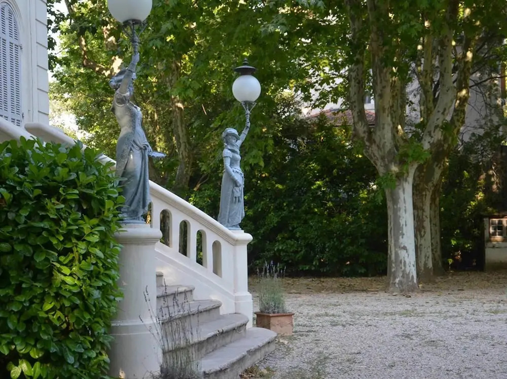 Domaine Shambala - gîte en Provence avec une Grande Piscine