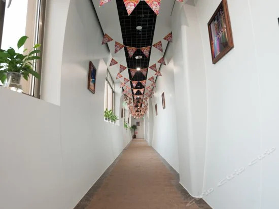 Beijing Dream World Theme Hotel