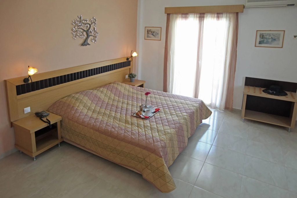Sarantis Hotel