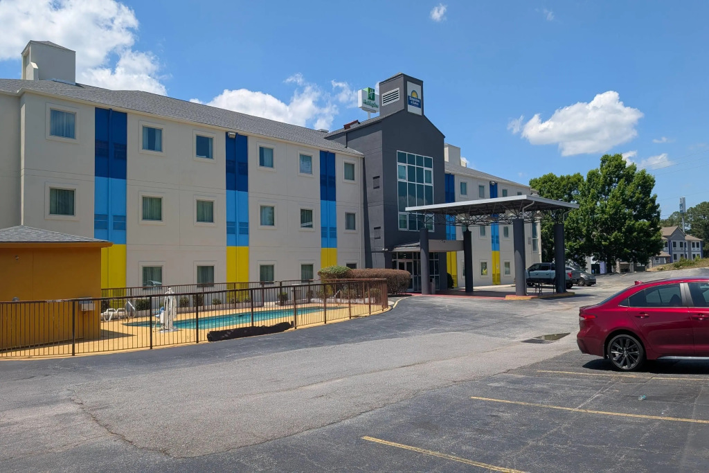 Days Inn & Suites by Wyndham Augusta Near Fort Eisenhower