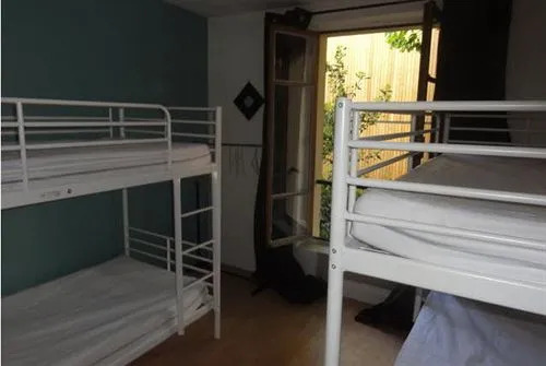 Women Bed - Hostel (только для взрослых)