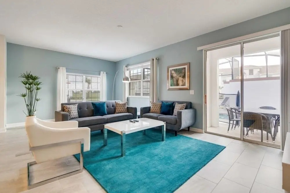 5-Bed Th, Well Appointed & Sure To Please! 1551 Sd Townhouse