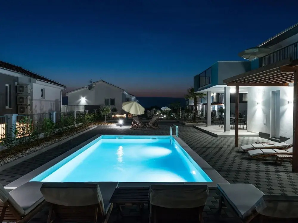 Modern and Spacious Home With Swimming Pool