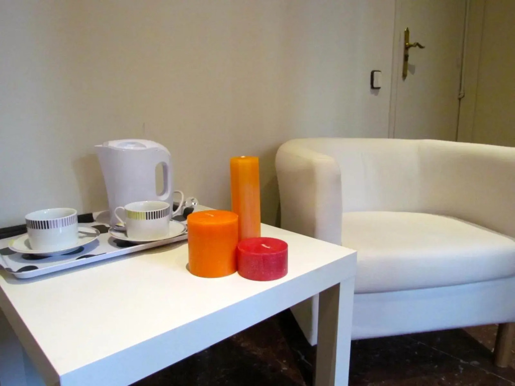 Barcelona City Street Hostal