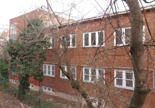 Season Hostel Hill
