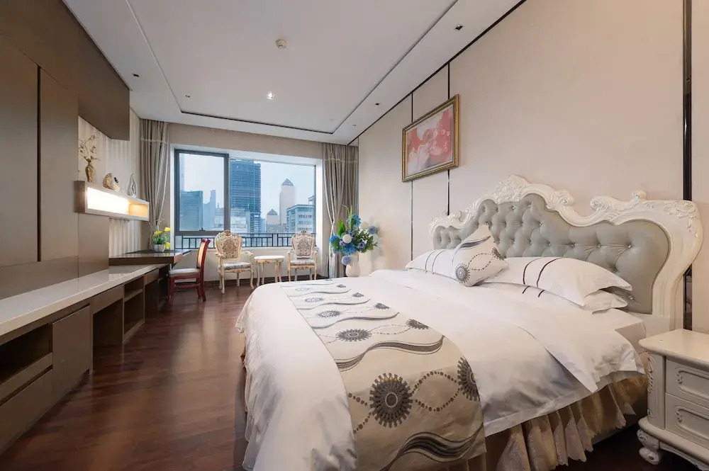Yicheng Apartment Central Plaza