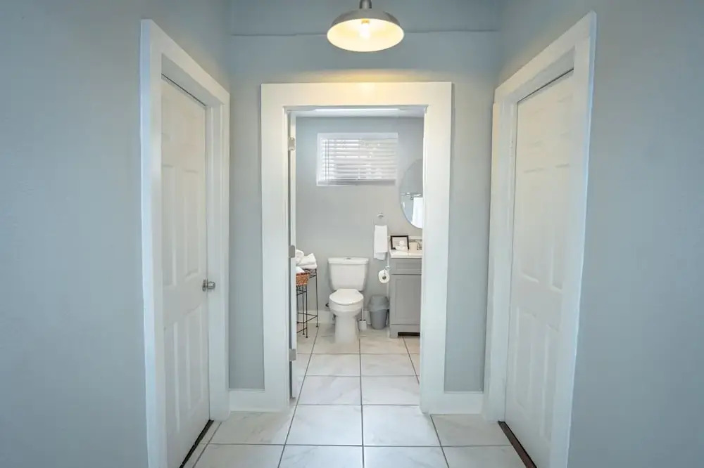 Stunning 2br/1ba Historic Pad Few Steps Downtown