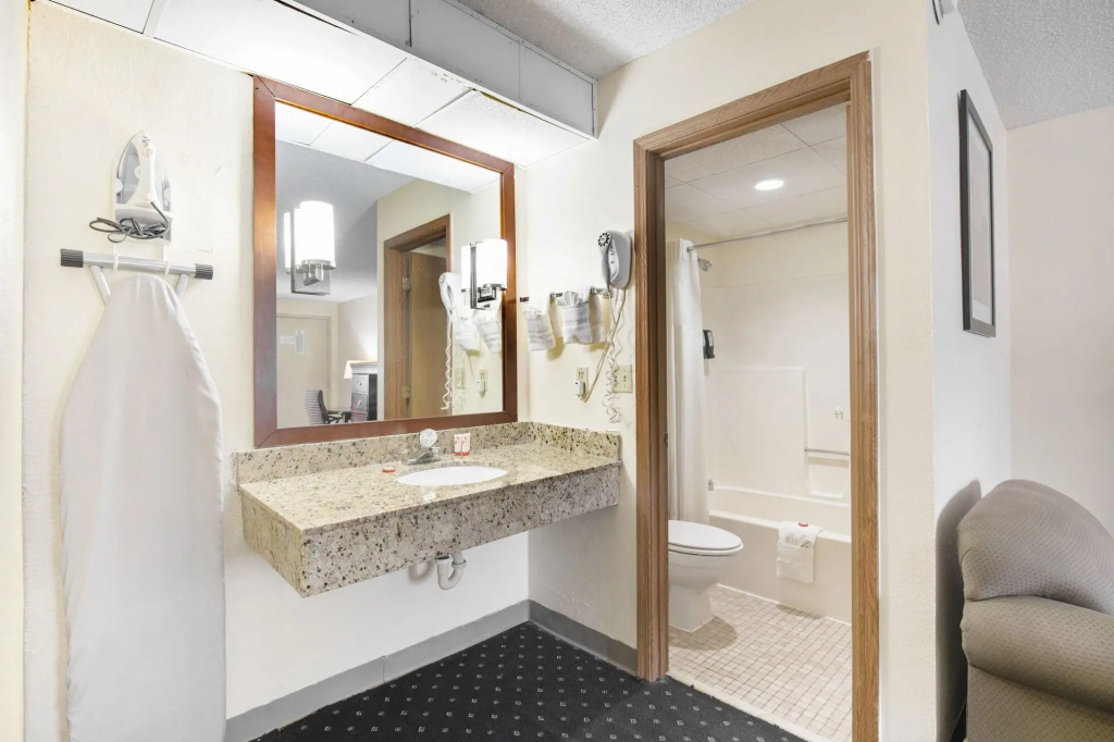 OYO Hotel Tulsa International Airport
