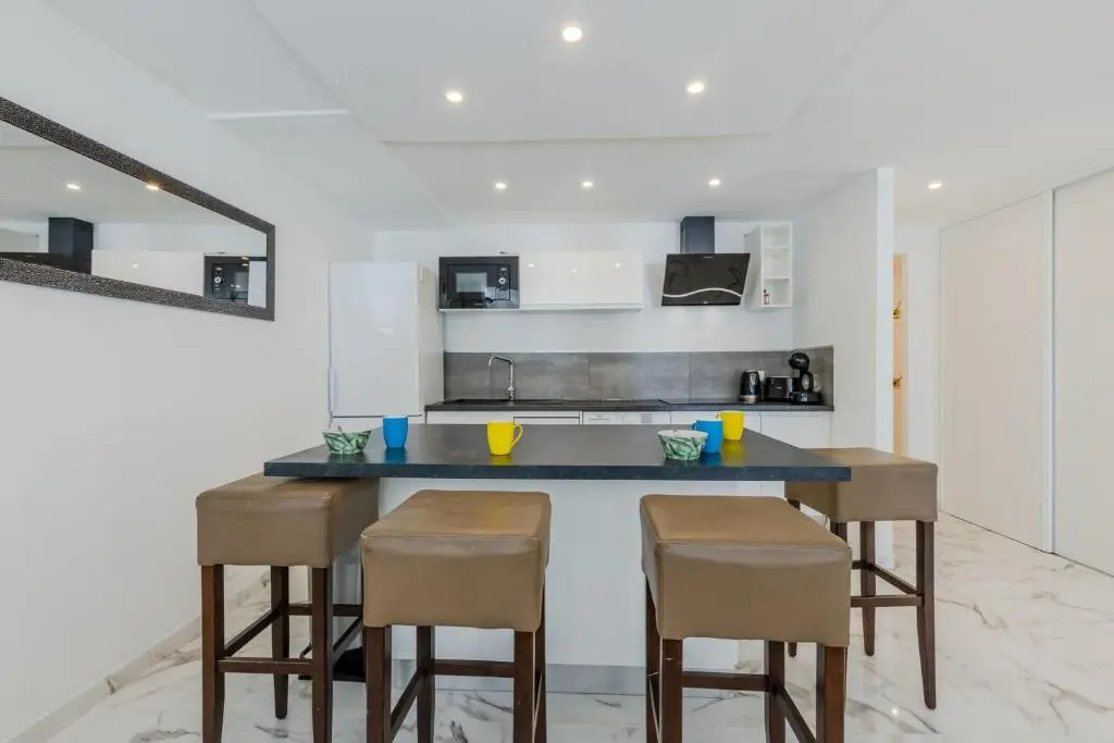 KIKILOUE 90m2 sur la Croisette avec terrasse & vue de rêve