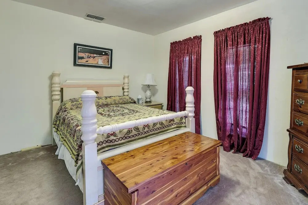 Screened Porch: Remote Harlingen House!