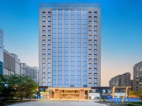Yuelan Holiday Hotel (Urumqi High-Speed Railway Station)