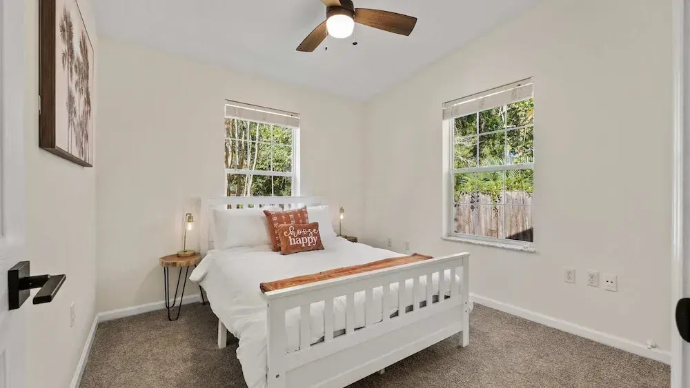 The Oak Hideaway Pet Friendly 3bd!