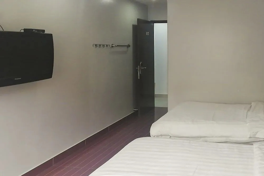 OYO 90248 Kapitan Inn