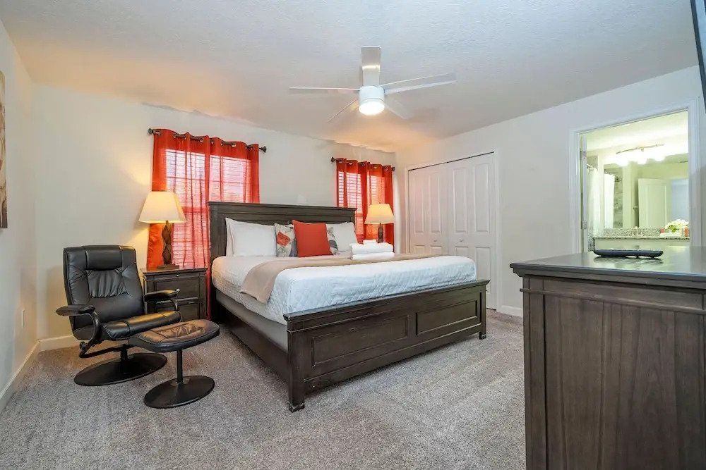 Storey Lake 4 BR With Private Pool