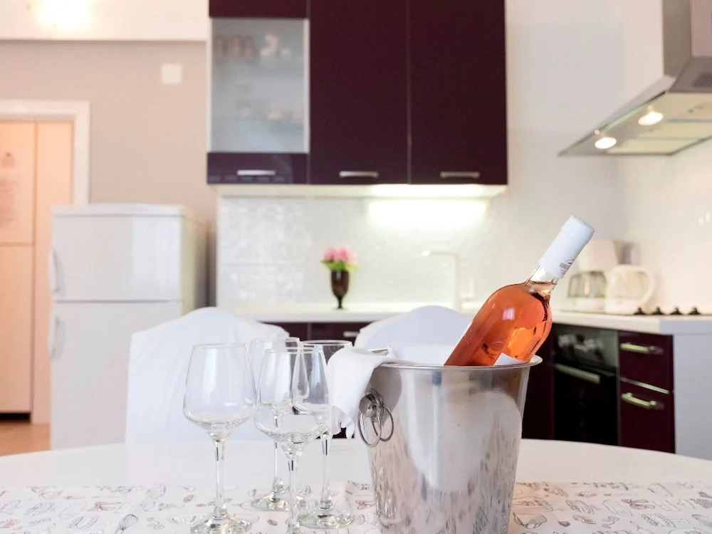 Villa with with 5 apartments in Peracko Blato