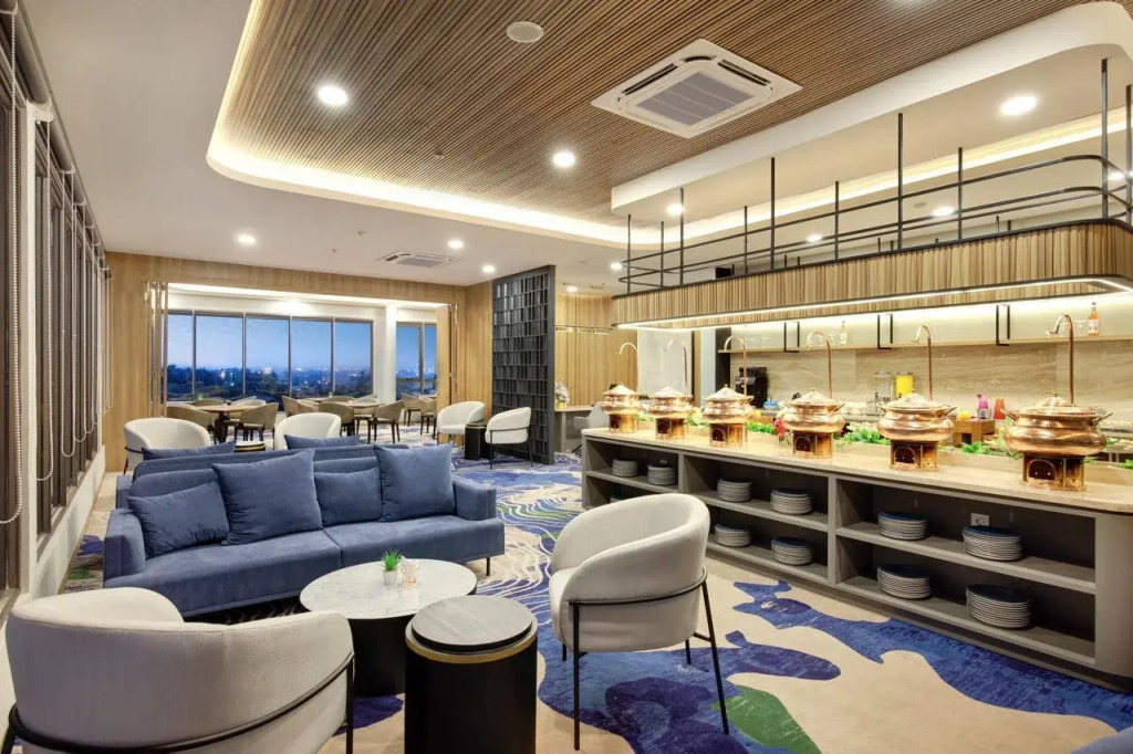 Aston Palu Hotel & Conference Center