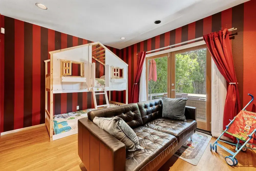 NEW - 1 Location-family-5br-yard-gym-parking