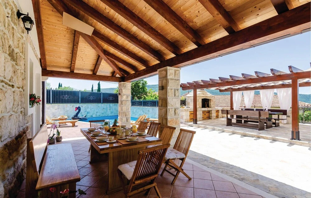 Awesome Home in Dubravka With Wifi and 5 Bedrooms