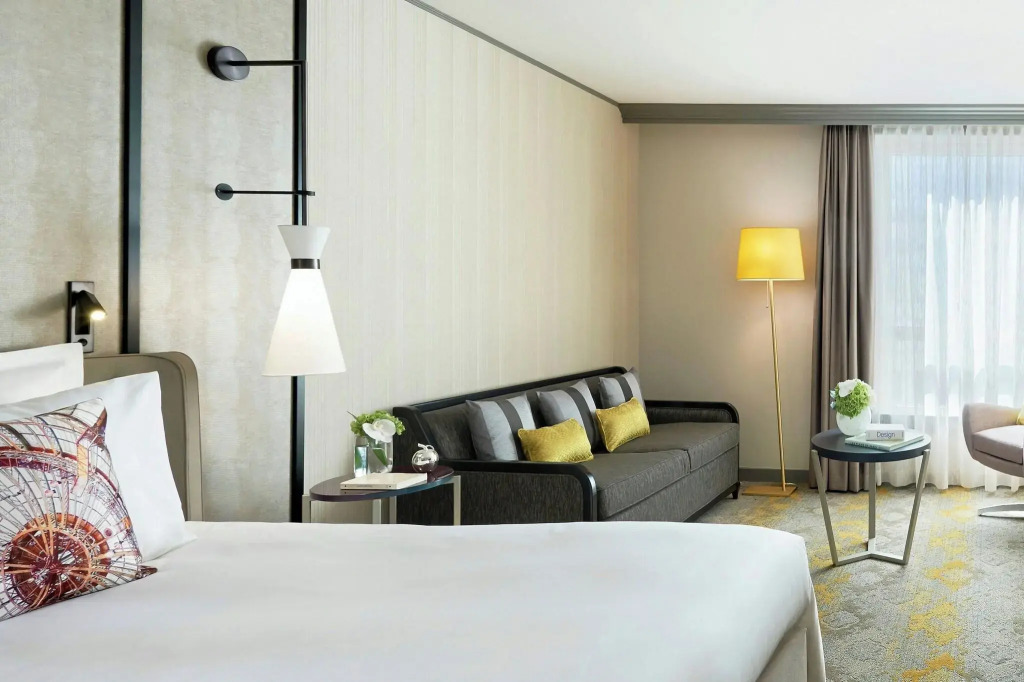 Renaissance Paris La Defense Hotel