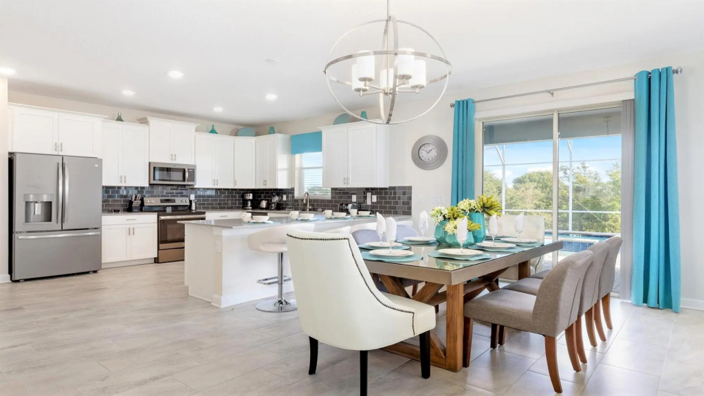 Spacious 6BR w Pool SPA With a Stunning Green View