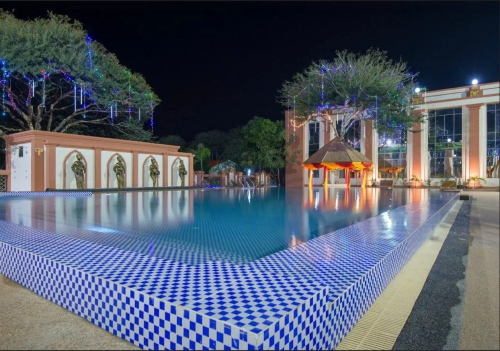 Su Tine San Royal Palace Hotel