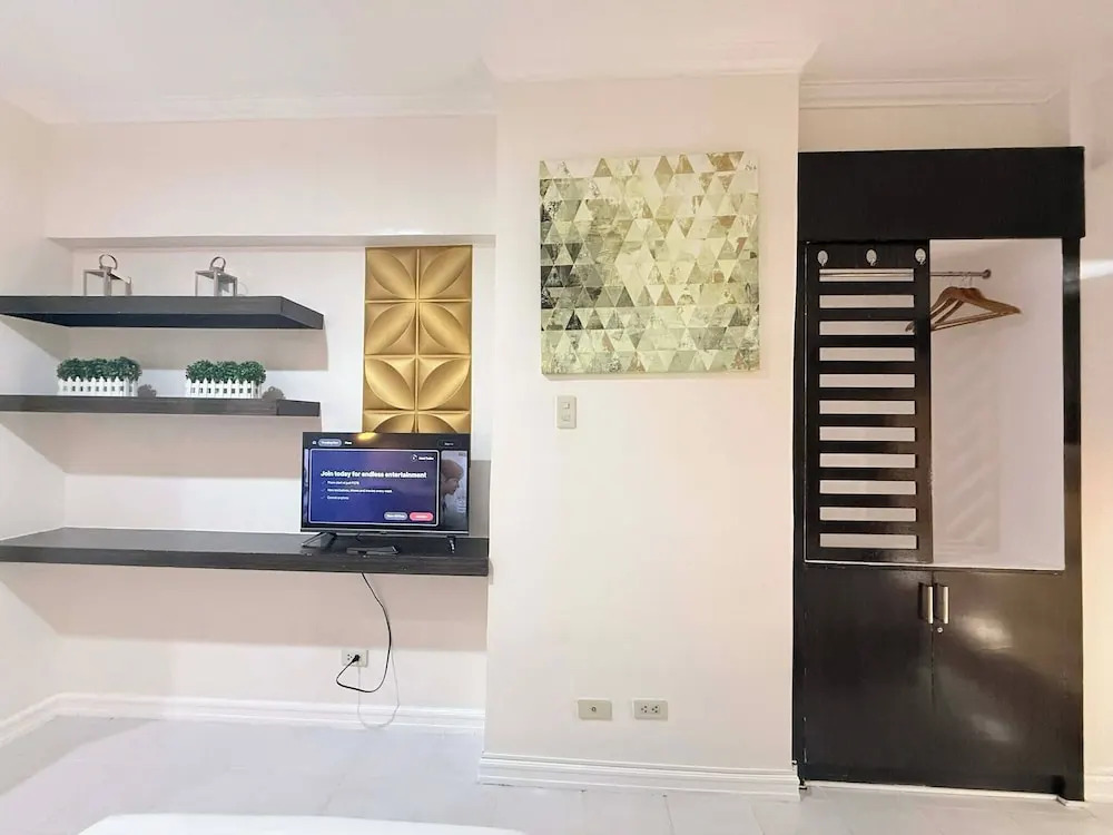 Cozy Studio Condo With Stunning Tagaytay Views
